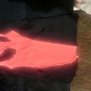 Cutest tnk Lululemon great condition- inside tag out-black on the sides is cute